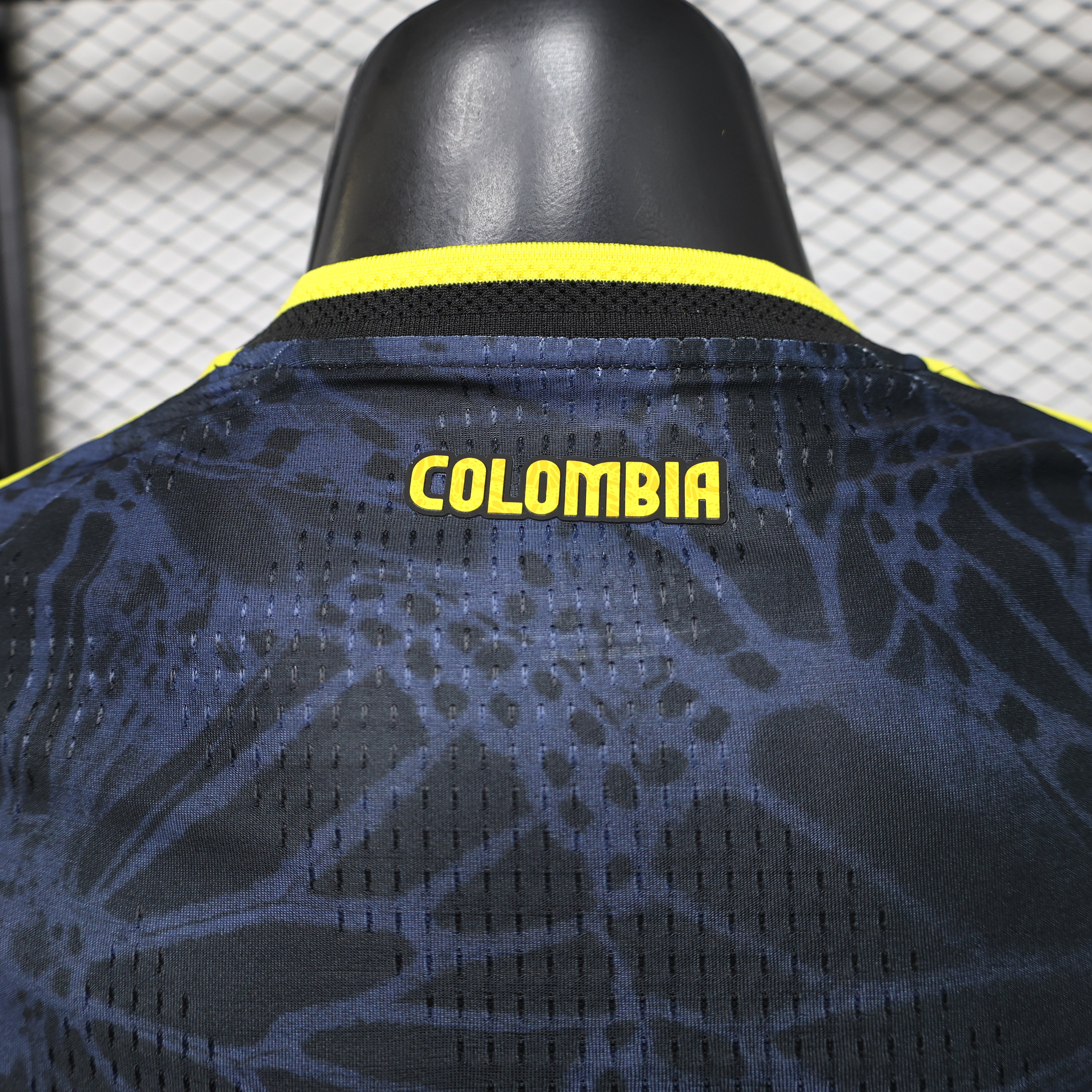 26 Colombia YELLOW VIPER