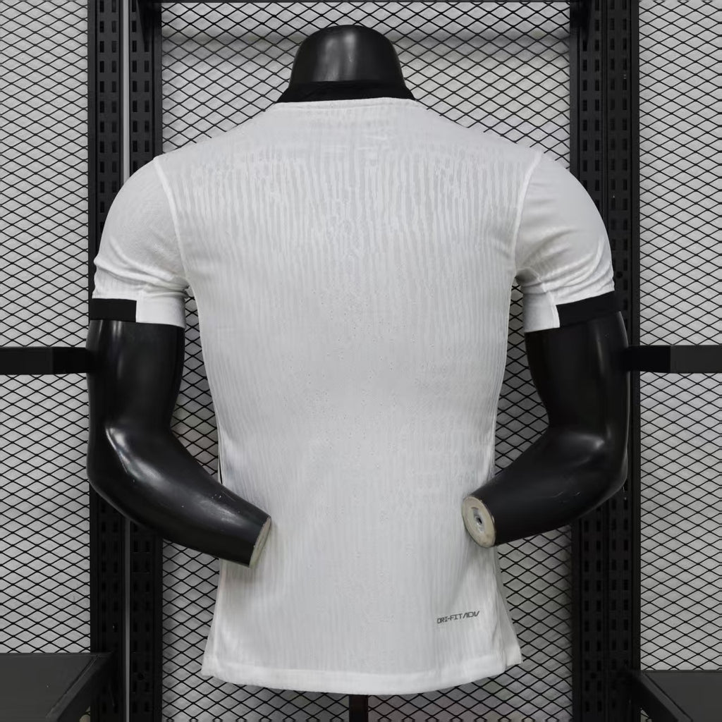 Vasco de Gama Away