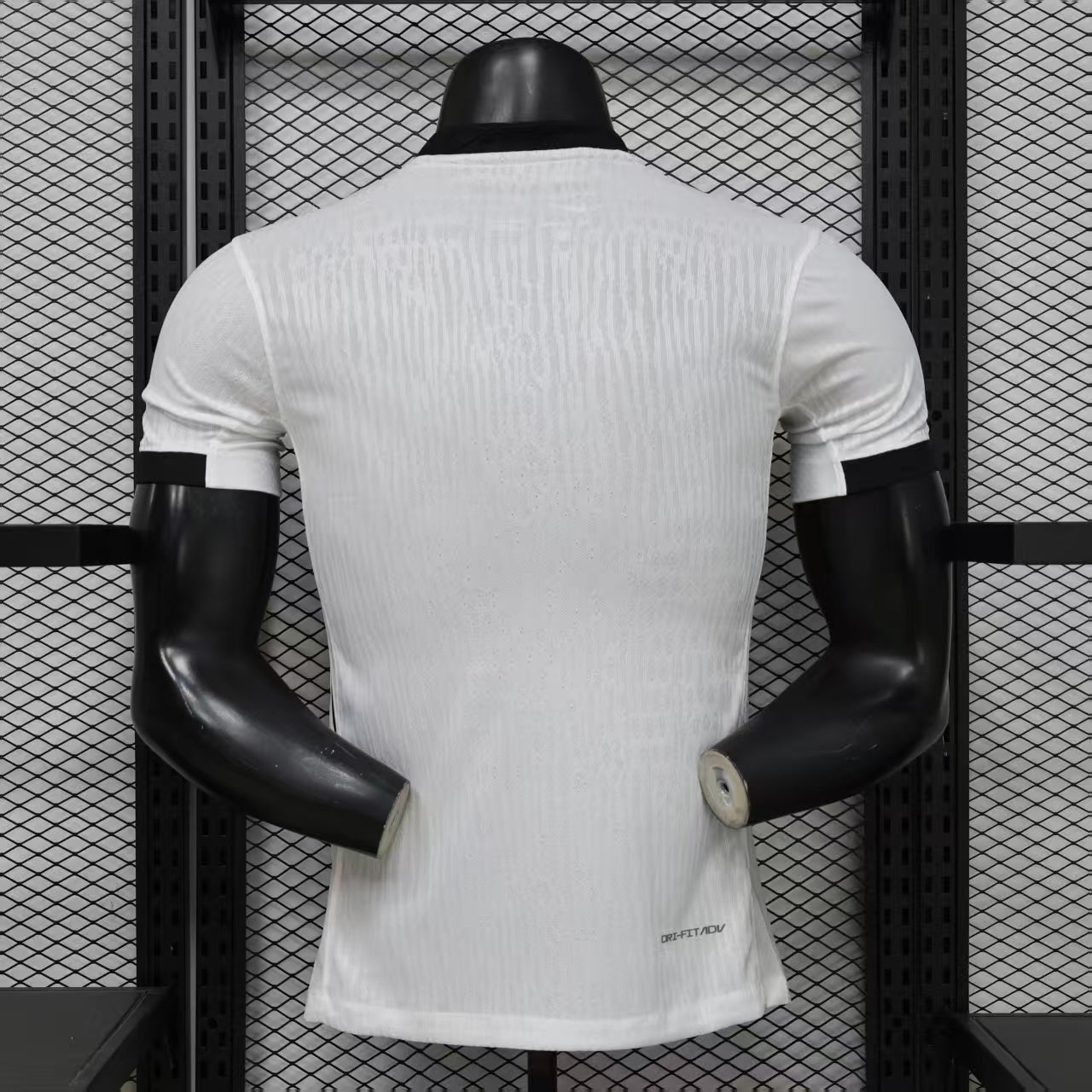 Vasco de Gama Away